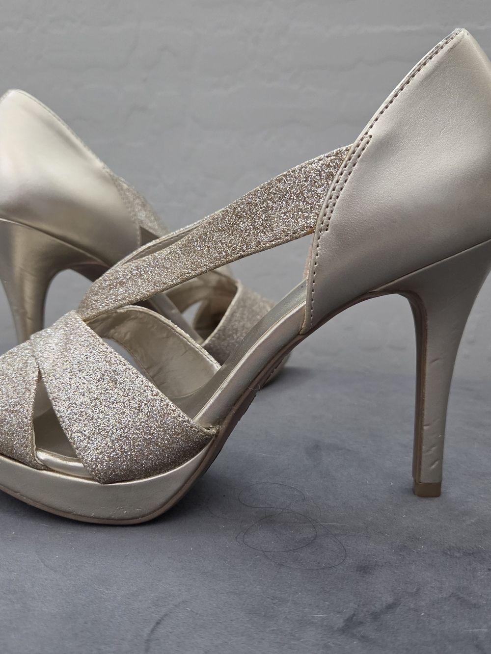 FIONI Clothing Glitter Platform High Heel Sandals in Champagne Gold